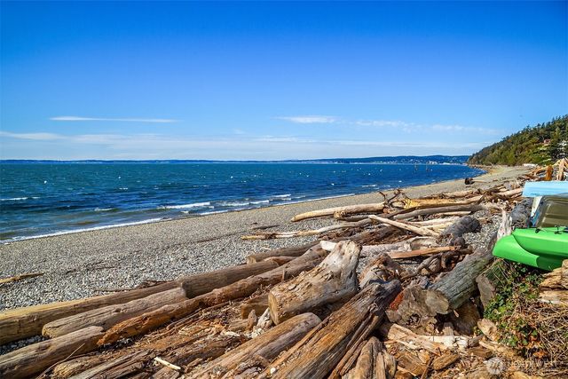 232 N Sunset Drive, Camano Island, WA 98282