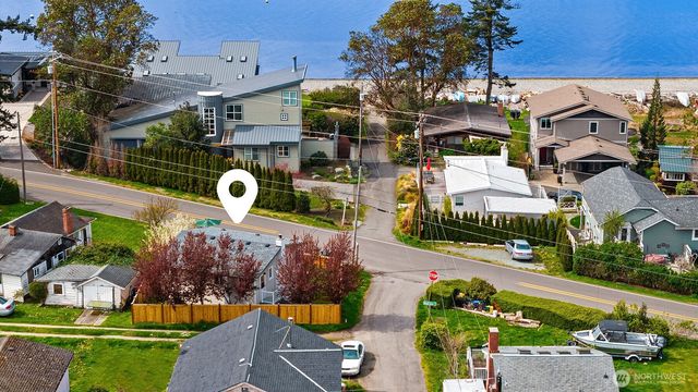 232 N Sunset Drive, Camano Island, WA 98282