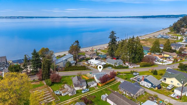 232 N Sunset Drive, Camano Island, WA 98282