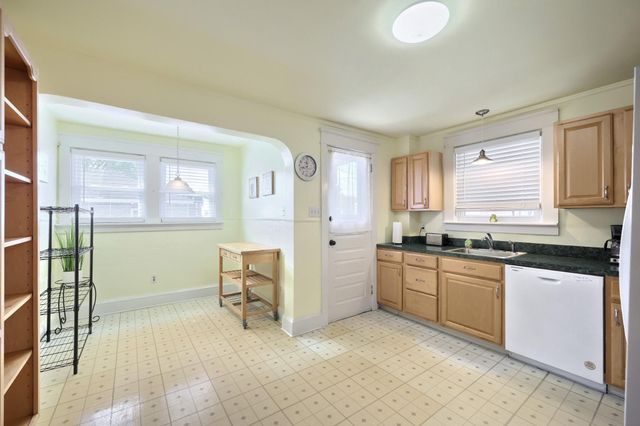 1616 W PHILADELPHIA ST, York, PA 17404
