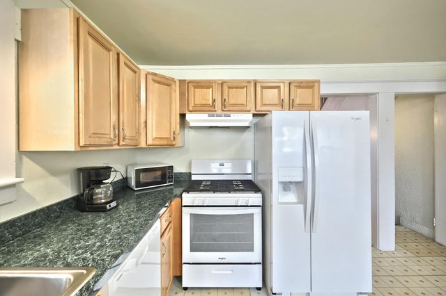 1616 W PHILADELPHIA ST, York, PA 17404