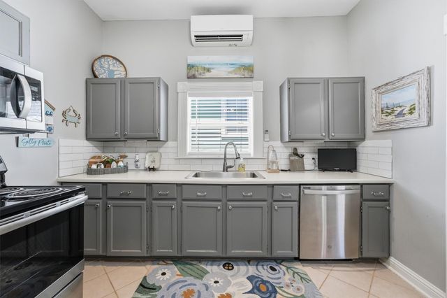 1310 19th Street, Galveston, TX 77550