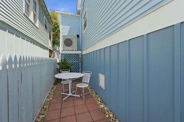 1310 19th Street, Galveston, TX 77550