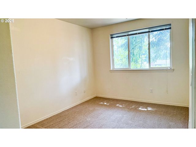 13416 Se HAROLD St 9, Portland, OR 97236