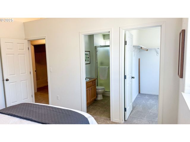 13416 Se HAROLD St 9, Portland, OR 97236