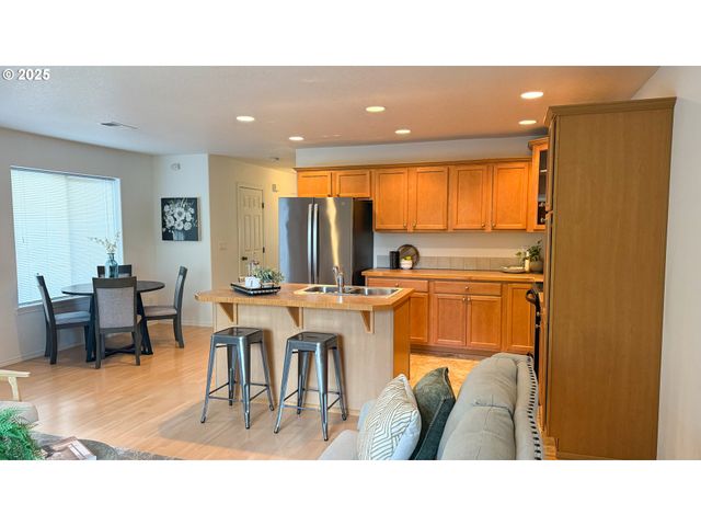 13416 Se HAROLD St 9, Portland, OR 97236