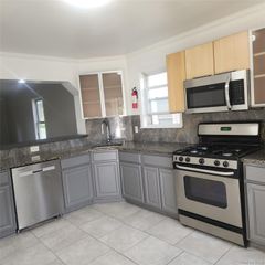 70 Elm Avenue Right, Mount Vernon, NY 10550