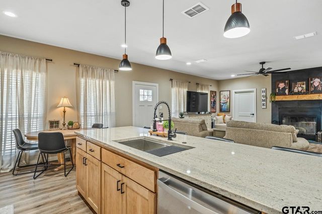 1190 COUNTY ROAD 3900, Hawkins, TX 75765