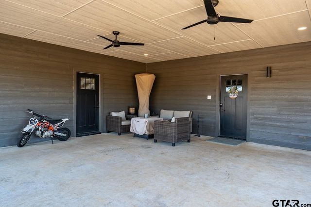 1190 COUNTY ROAD 3900, Hawkins, TX 75765