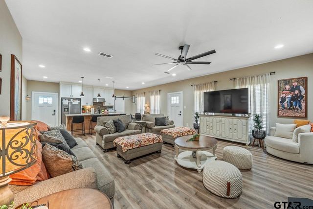 1190 COUNTY ROAD 3900, Hawkins, TX 75765