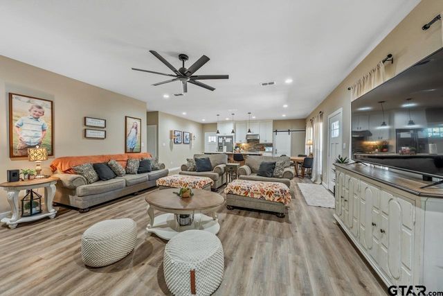 1190 COUNTY ROAD 3900, Hawkins, TX 75765