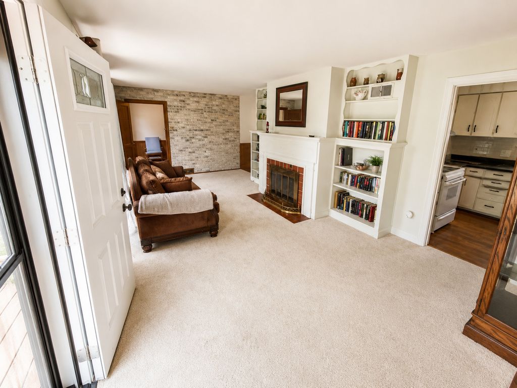 Image 23 of property listing at 831 E 5th Street, Centralia, IL 62801