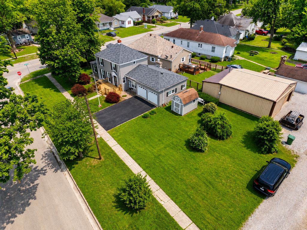 Image 51 of property listing at 831 E 5th Street, Centralia, IL 62801