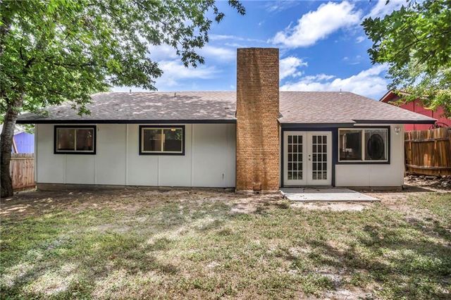 2416 Village WALK, Austin, TX 78744