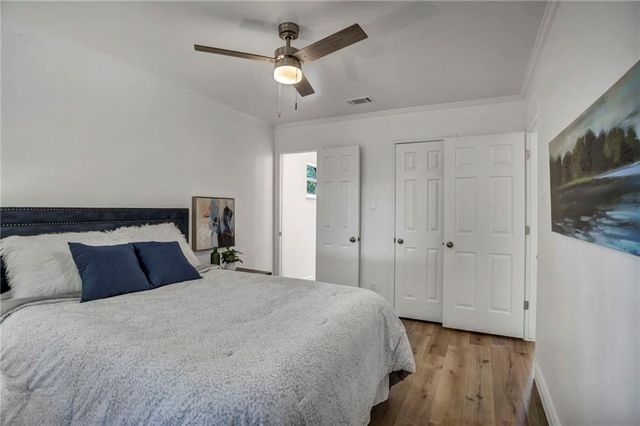 2416 Village WALK, Austin, TX 78744