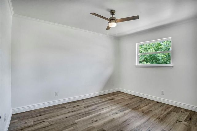 2416 Village WALK, Austin, TX 78744