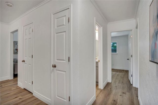 2416 Village WALK, Austin, TX 78744