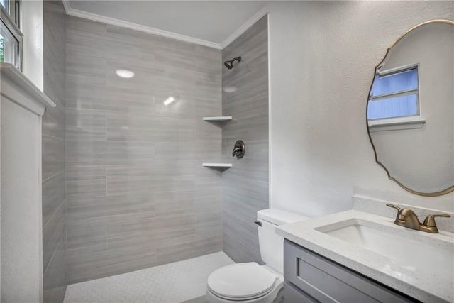 2416 Village WALK, Austin, TX 78744
