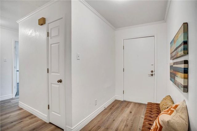 2416 Village WALK, Austin, TX 78744
