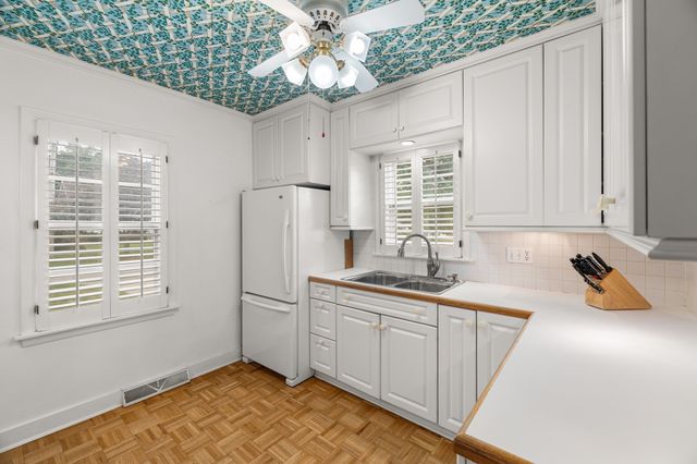 1015 Thornton Avenue, Des Moines, IA 50315