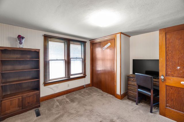 1015 Thornton Avenue, Des Moines, IA 50315