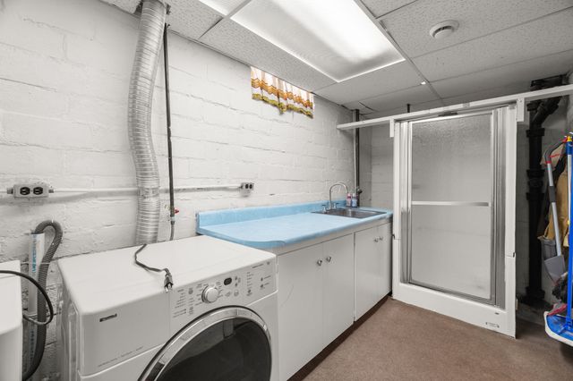 1015 Thornton Avenue, Des Moines, IA 50315