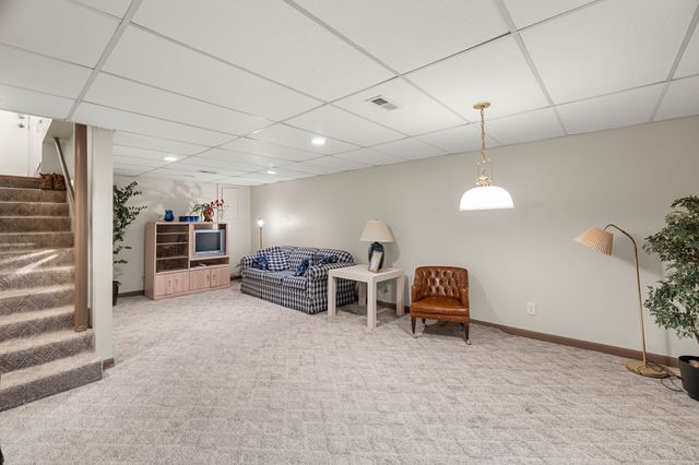 1015 Thornton Avenue, Des Moines, IA 50315