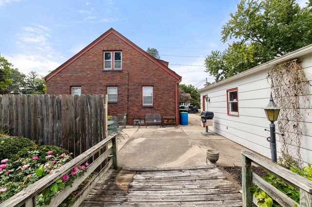 1015 Thornton Avenue, Des Moines, IA 50315