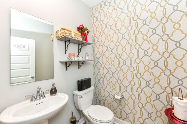 2515 S Carlota Drive, New Palestine, IN 46163