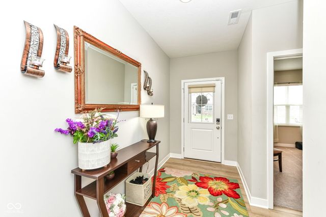 2515 S Carlota Drive, New Palestine, IN 46163
