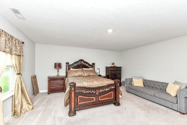 2515 S Carlota Drive, New Palestine, IN 46163