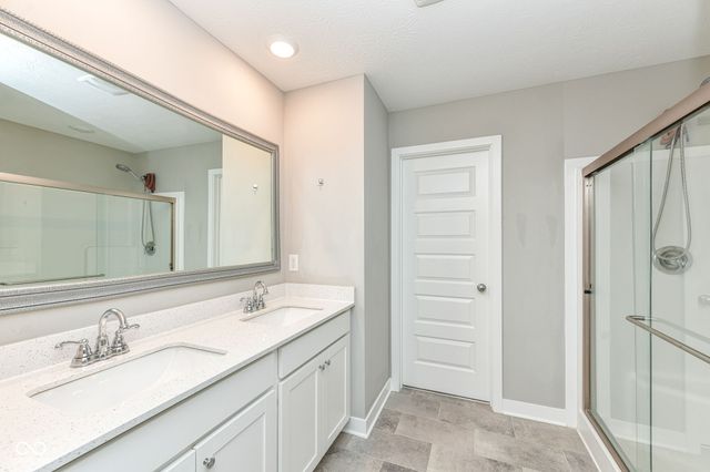 2515 S Carlota Drive, New Palestine, IN 46163