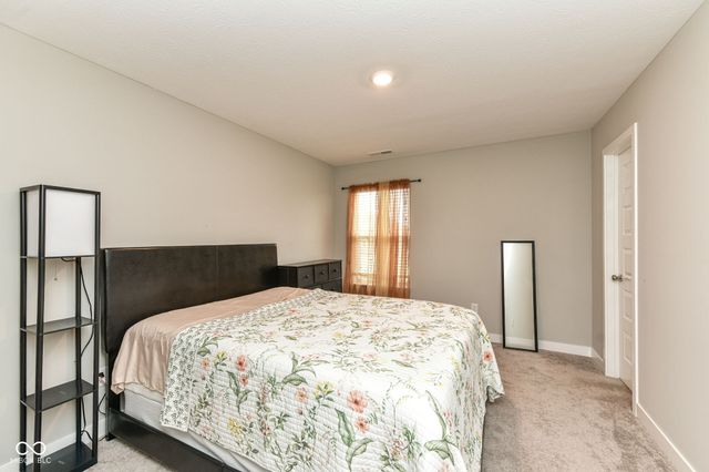 2515 S Carlota Drive, New Palestine, IN 46163