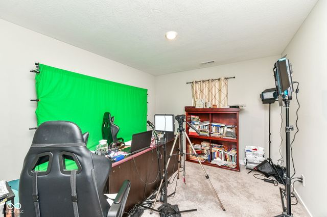 2515 S Carlota Drive, New Palestine, IN 46163