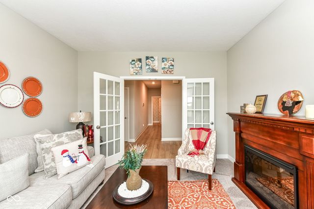 2515 S Carlota Drive, New Palestine, IN 46163