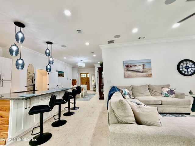 815 S 11TH Avenue S, Jacksonville Beach, FL 32250