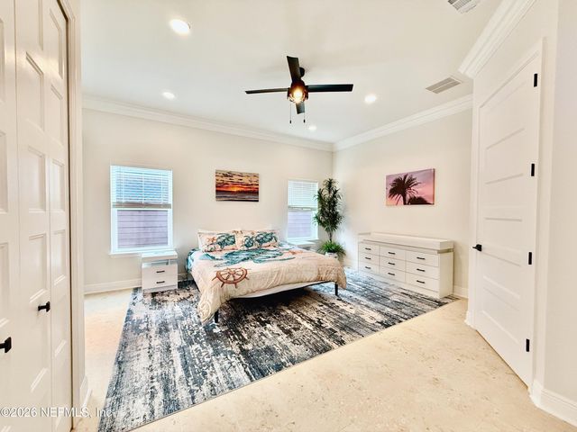 815 S 11TH Avenue S, Jacksonville Beach, FL 32250