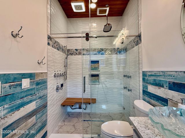 815 S 11TH Avenue S, Jacksonville Beach, FL 32250