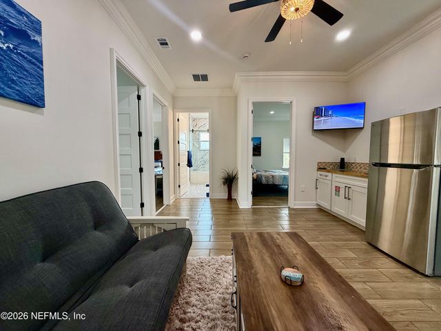 815 S 11TH Avenue S, Jacksonville Beach, FL 32250