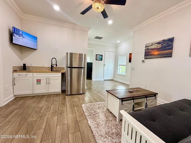 815 S 11TH Avenue S, Jacksonville Beach, FL 32250