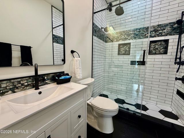 815 S 11TH Avenue S, Jacksonville Beach, FL 32250
