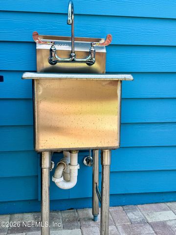 815 S 11TH Avenue S, Jacksonville Beach, FL 32250