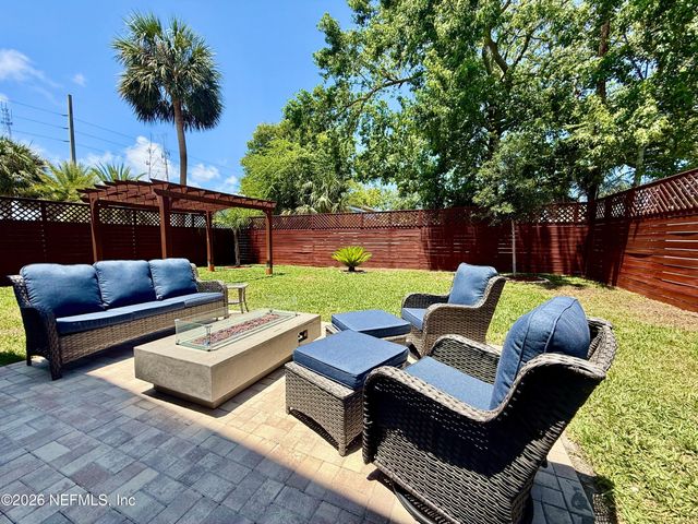 815 S 11TH Avenue S, Jacksonville Beach, FL 32250
