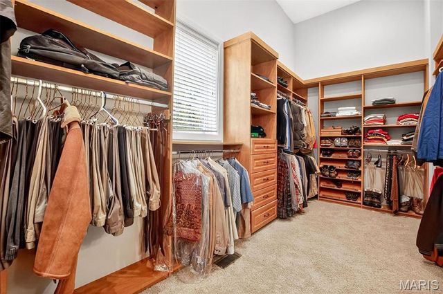 1042 Wings Road, St Albans, MO 63073