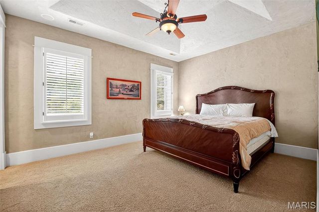 1042 Wings Road, St Albans, MO 63073