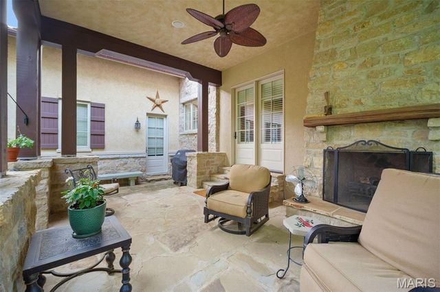 1042 Wings Road, St Albans, MO 63073