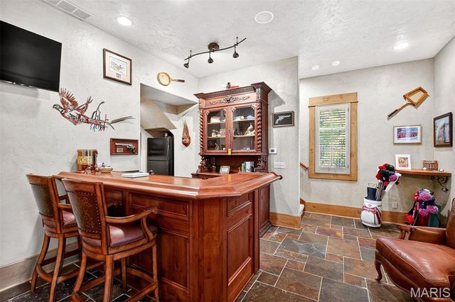 1042 Wings Road, St Albans, MO 63073