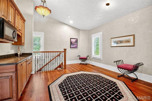 1042 Wings Road, St Albans, MO 63073