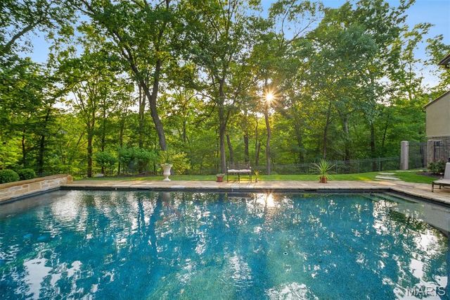 1042 Wings Road, St Albans, MO 63073