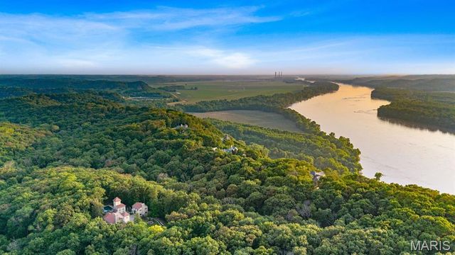 1042 Wings Road, St Albans, MO 63073